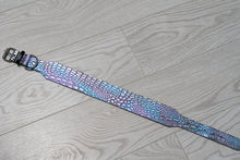 Load image into Gallery viewer, Pearlescent Scales Collar