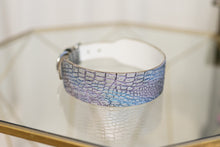 Load image into Gallery viewer, Pearlescent Scales Collar