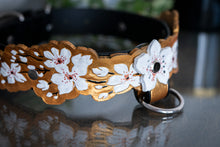 Load image into Gallery viewer, Golden Blossom Collar
