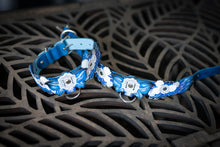 Load image into Gallery viewer, Blue Flower Collar