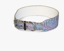 Load image into Gallery viewer, Pearlescent Scales Collar
