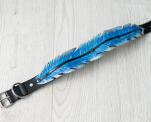 Load image into Gallery viewer, Frosty Feather Collar