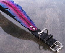 Load image into Gallery viewer, Purple Feather Collar