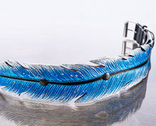 Load image into Gallery viewer, Frosty Feather Collar