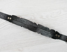 Load image into Gallery viewer, Black Feather Collar
