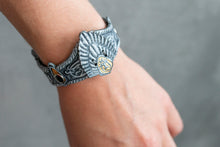 Load image into Gallery viewer, LoTR Aragorn Crown Bracelet
