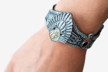 Load image into Gallery viewer, LoTR Aragorn Crown Bracelet
