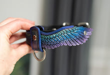 Cargue la imagen en el visor de la galería, Raven Wing Collar
