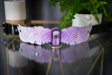 Cargue la imagen en el visor de la galería, Collar floral morado
