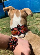 Cargue la imagen en el visor de la galería, Pulsera de cuero a juego
