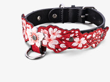 Cargue la imagen en el visor de la galería, Collar de flor de Sakura
