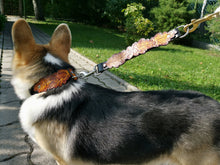 Cargue la imagen en el visor de la galería, Collar de roble de otoño
