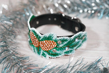 Load image into Gallery viewer, Winter Pine Collar
