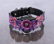 Cargue la imagen en el visor de la galería, Collar floral morado
